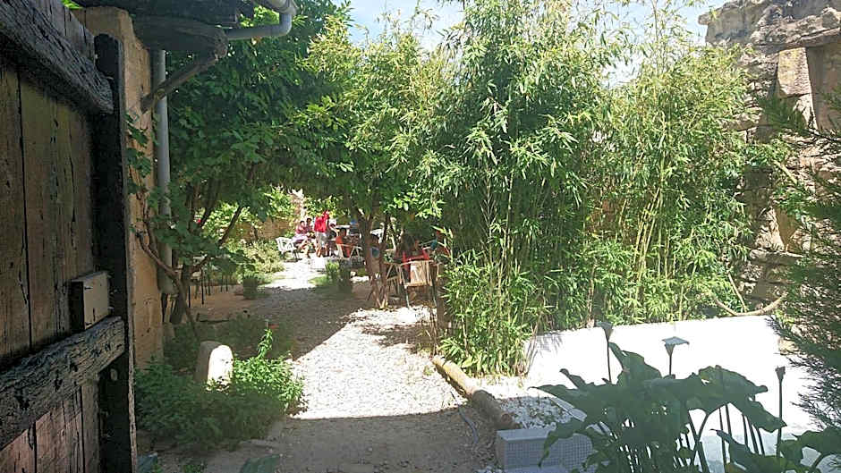 Albergue Sansol - El oasis del camino francés - Exclusivo para peregrinos