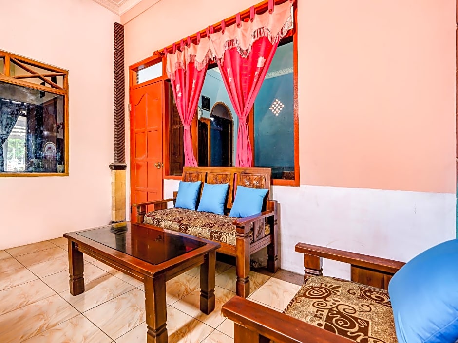 OYO 90051 Guest House Parangtritis