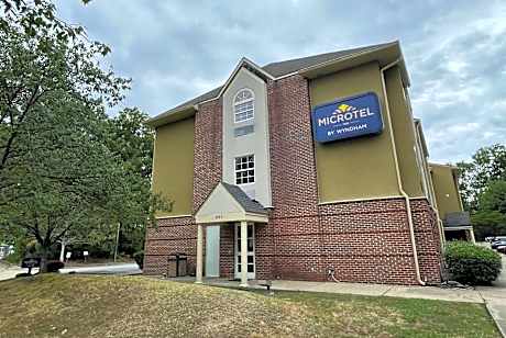 Microtel Inn & Suites by Wyndham Newport News Airport