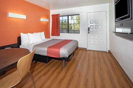 Quadruple Room - Disability Access - Roll in Shower