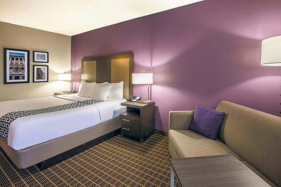 La Quinta Inn & Suites by Wyndham Mechanicsburg - Harrisburg