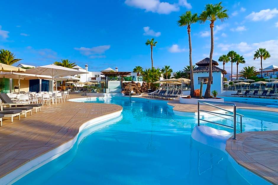 Photo 1 of 50 of Boutique Hotel H10 White Suites - Adults Only