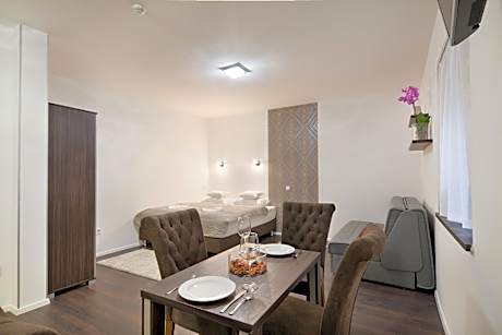 Paulay Downtown Apartments