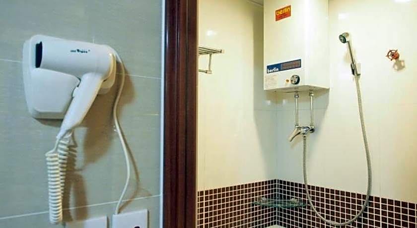 Day And Night Hostel