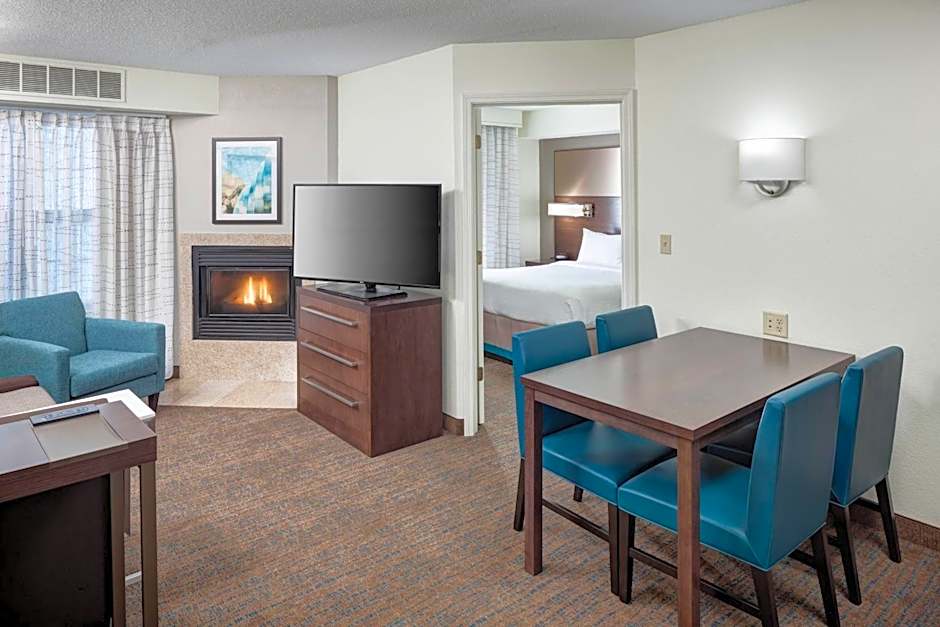Residence Inn by Marriott Kansas City Country Club Plaza