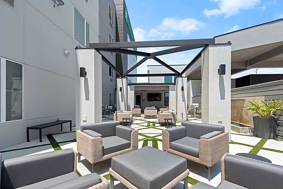Holiday Inn Gonzales by IHG