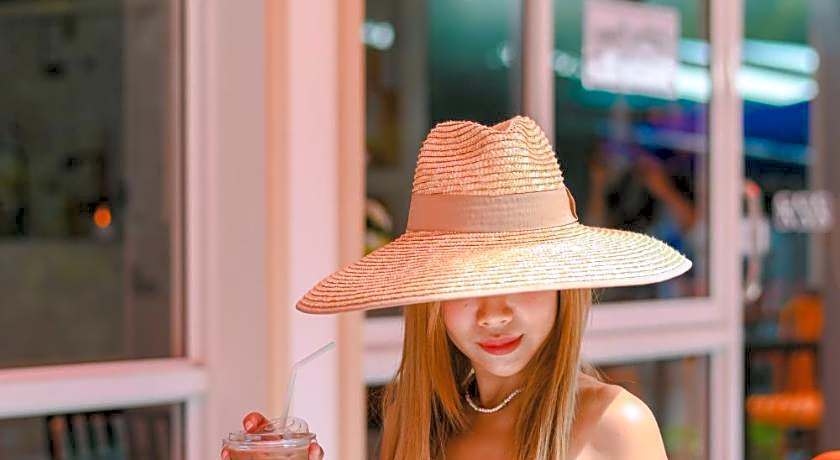 Sidewalk Boutique Hotel