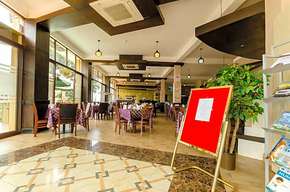 Hillside Plaza Hotel