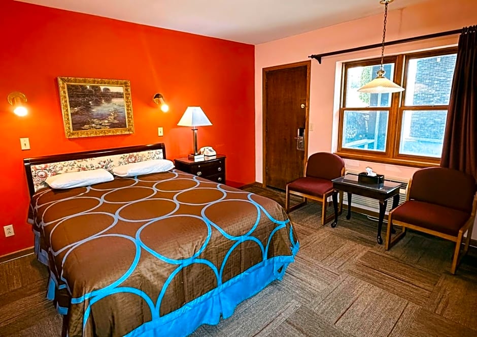 AmeriVu Inn & Suites - St Croix Falls