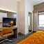Comfort Suites University Drive