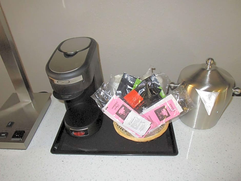 SureStay Plus Hotel by Best Western Point Richmond