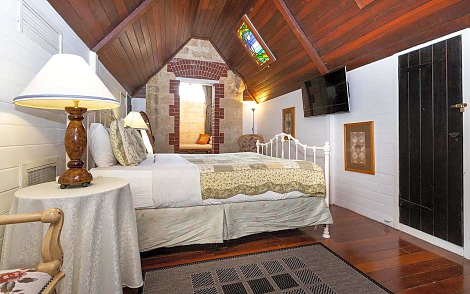 Photo 1 of 8 of Suite