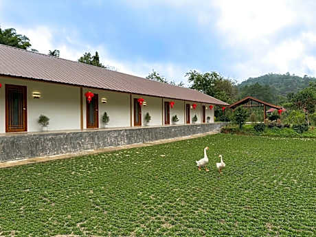 Baan Daeng Resort บ้านรักไทย