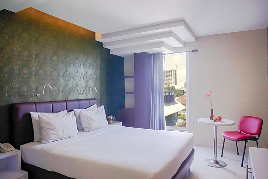 Empress Hotel Makassar City Center by LIFE