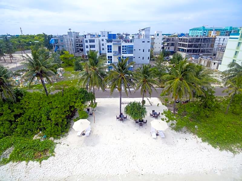 The White Harp Beach Hotel