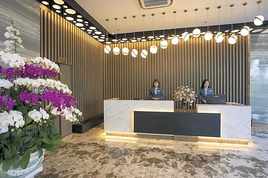 Zen Riverside Hotel n Residences