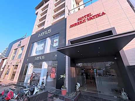 Hotel Shreeji Vatika, Airport Road