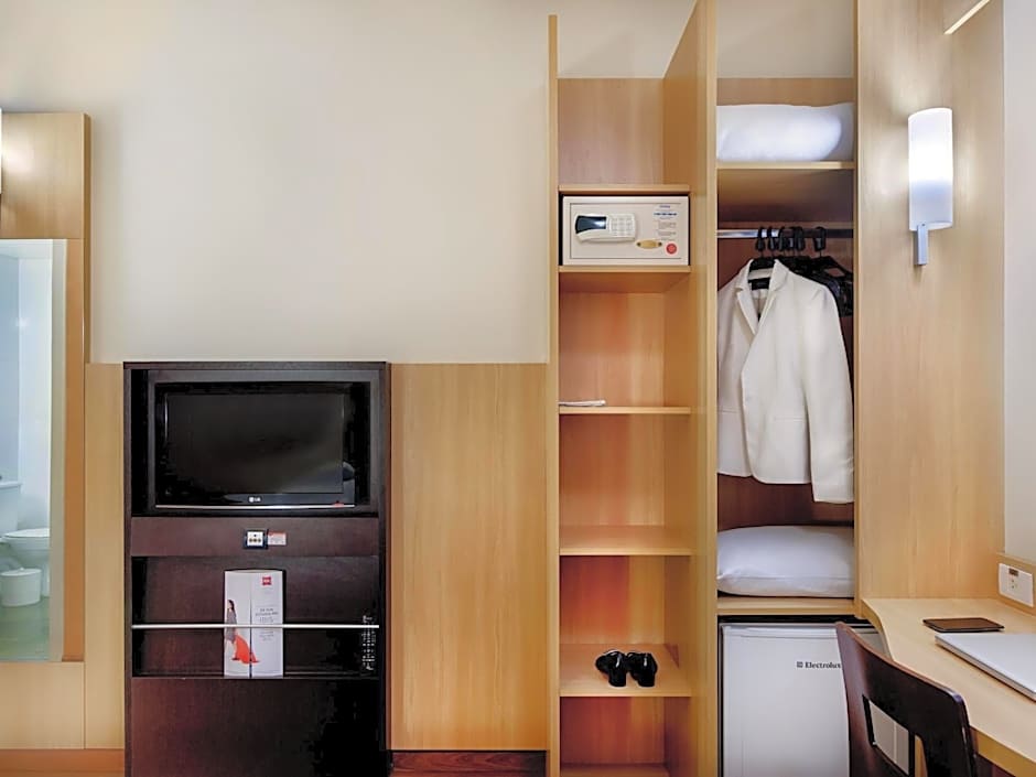 Ibis Curitiba Shopping