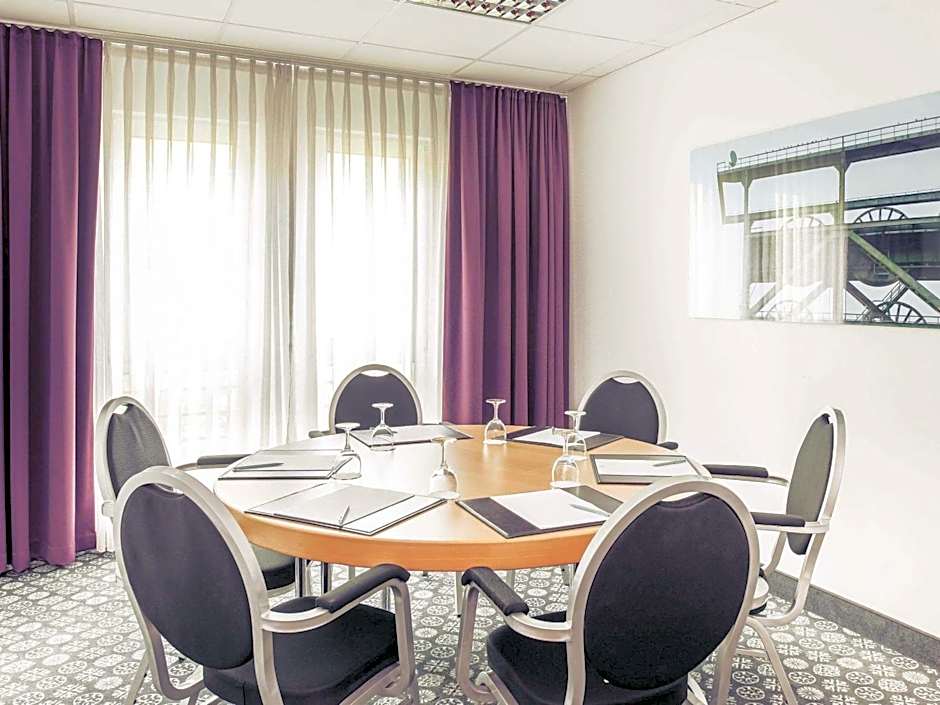 Mercure Kamen Unna