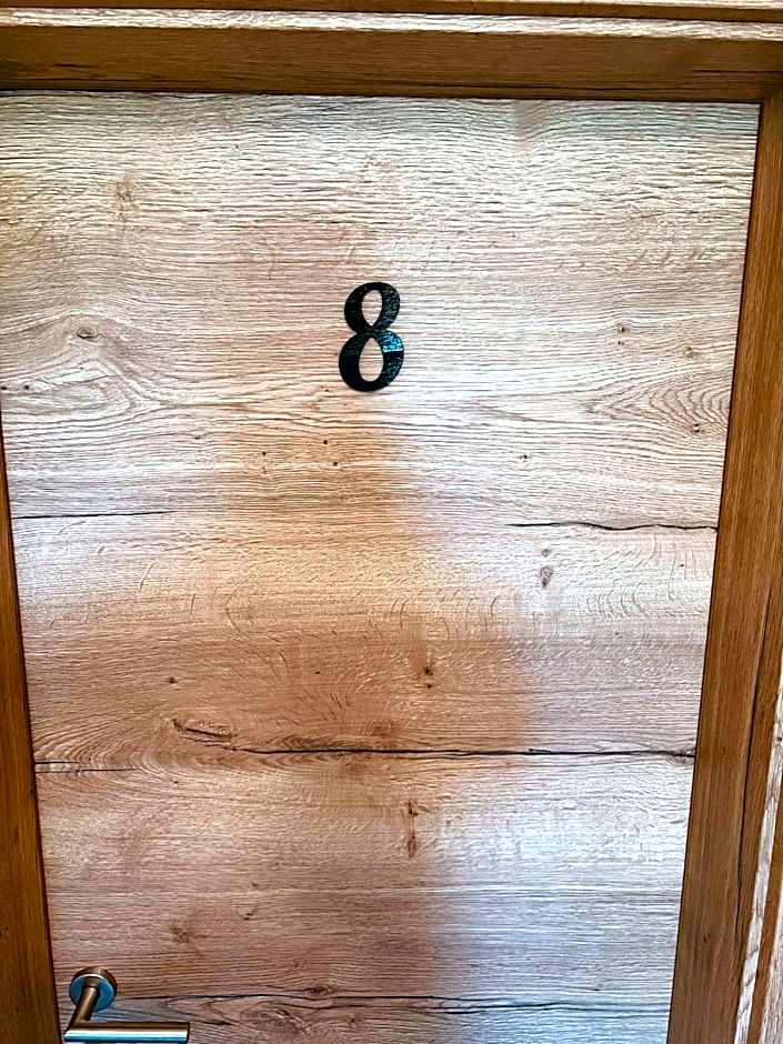 PJ Hotel Cerklje - 5min to Airport - Free Parking