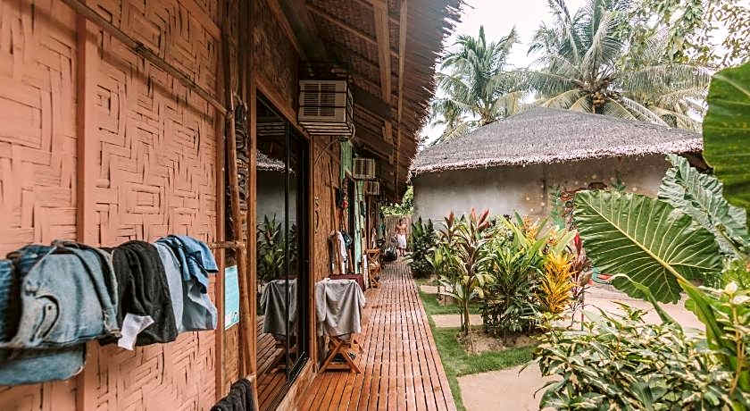 Mad Monkey Hostel Siargao