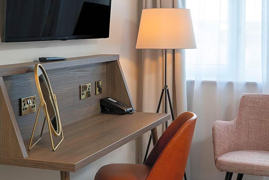 London Croydon Aerodrome Hotel By Sunday