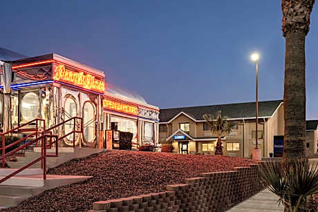 Travelodge by Wyndham Yuma