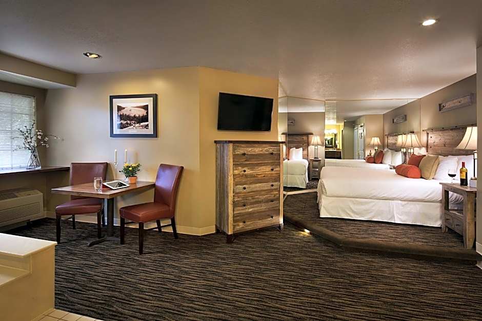 Photo 1 of 5 of Luxury Suite, Jetted Tub