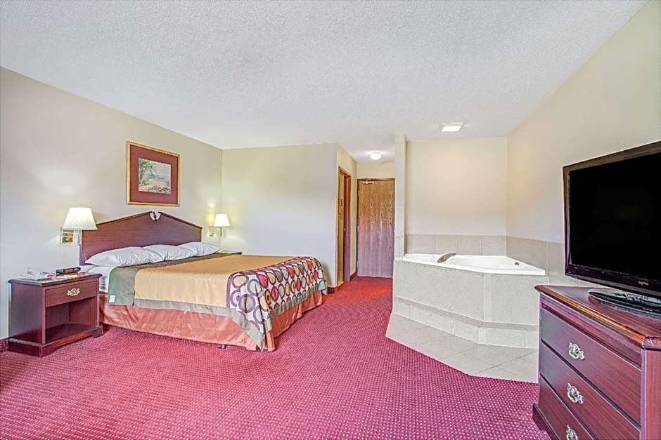 Super 8 by Wyndham Clinton/Jackson West