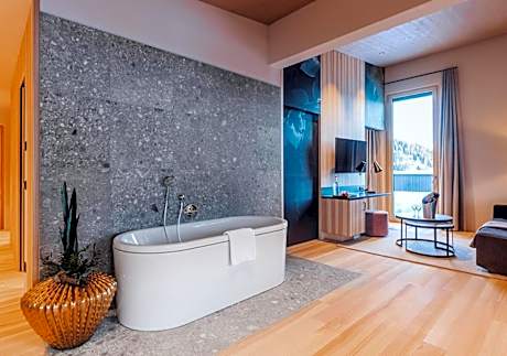 Suite with Mountain View