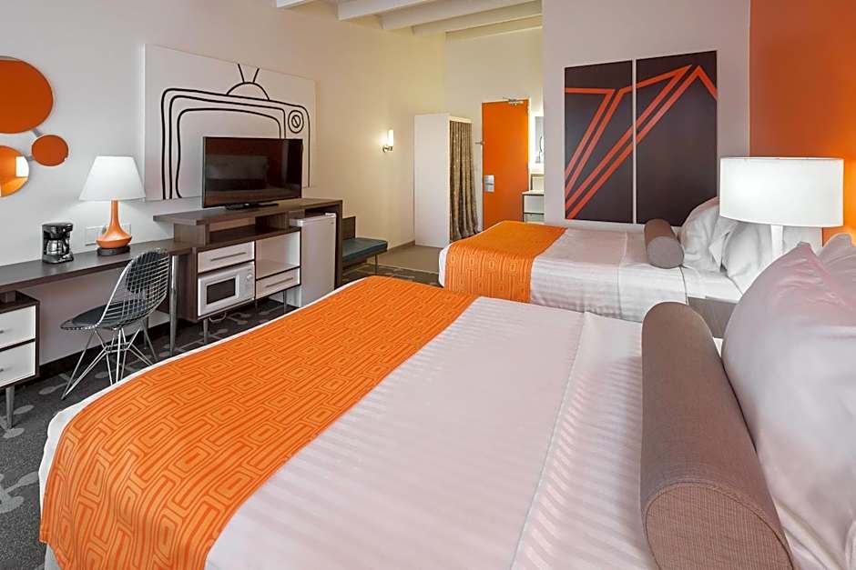 Howard Johnson Hotel by Wyndham Toms River