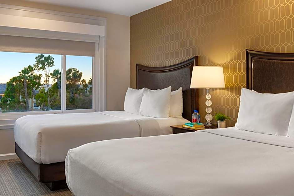 Peacock Suites