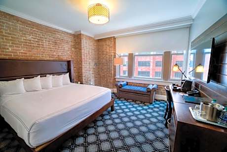 Deluxe King Room