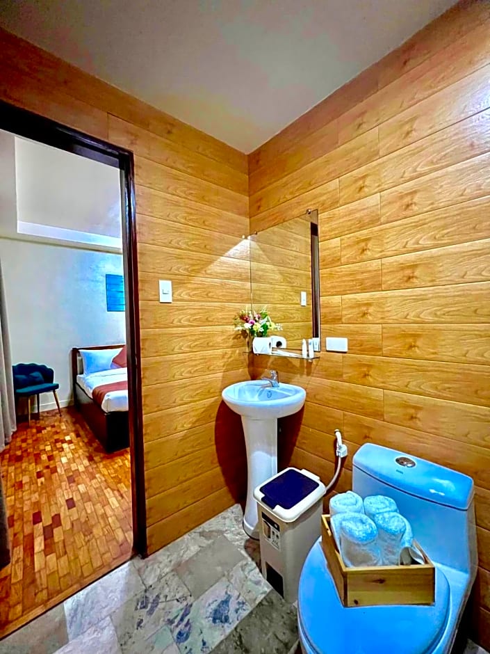 Elliannah Pines Hotel