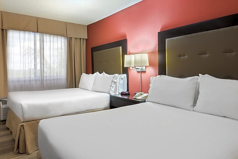 Holiday Inn Express Hotel & Suites Kendall East-Miami