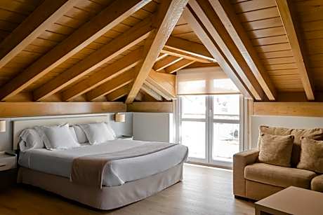 Attic Room with Hydromassage Bath