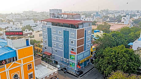 Anna Residency- White Town