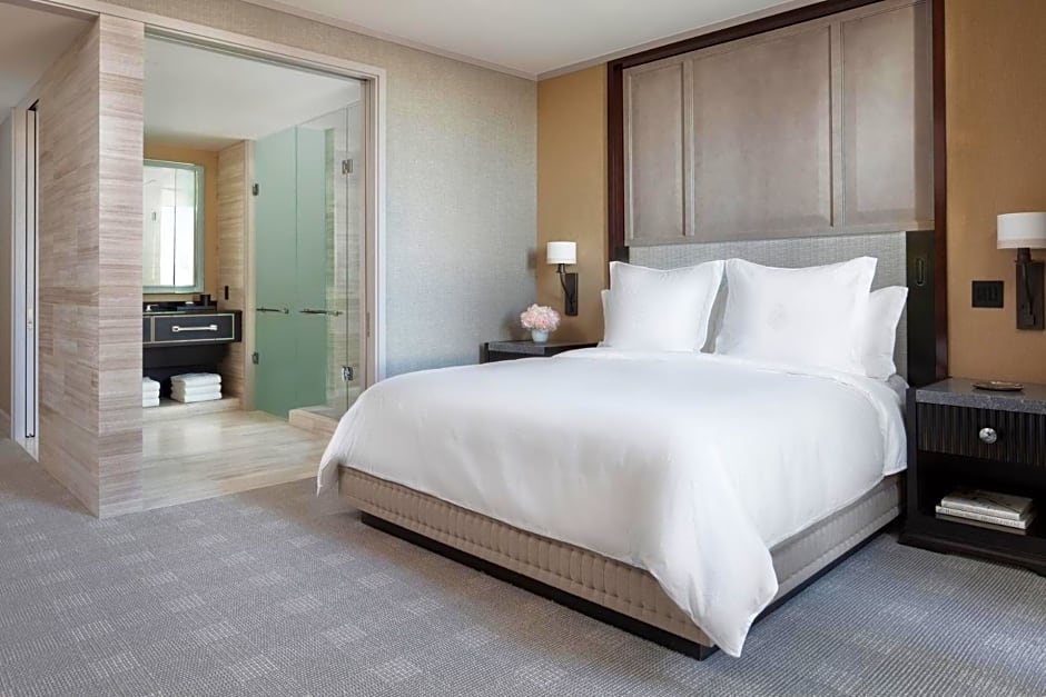 Four Seasons Hotel One Dalton Street, Boston