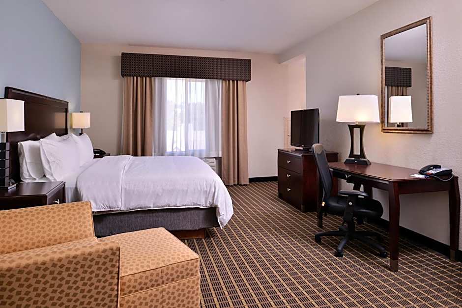 Holiday Inn Express & Suites Pittsburg By IHG