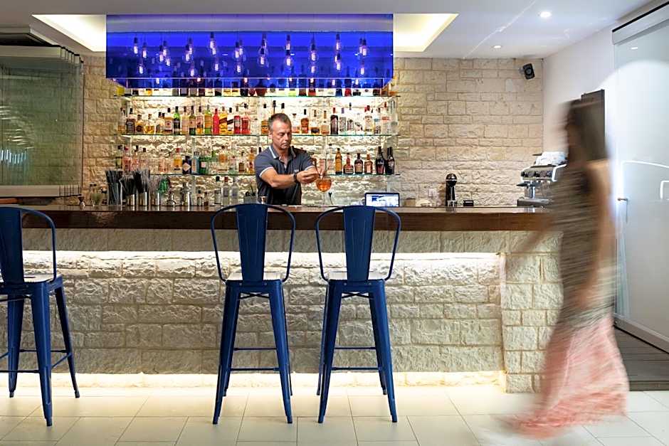 Melina Bay Boutique Hotel