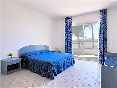 Triple - 1 Queen 1 Single