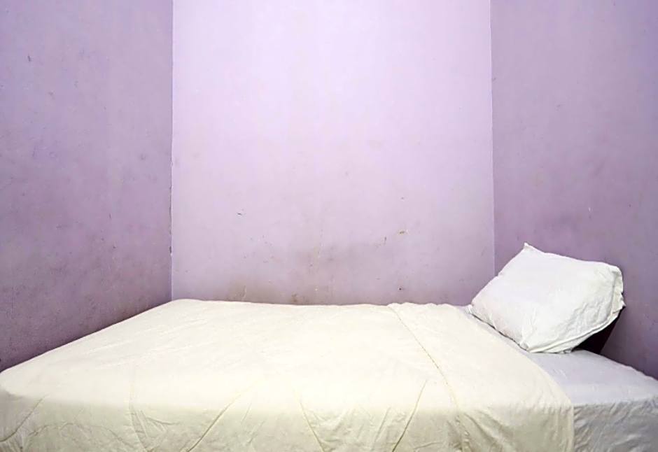 SPOT ON 93276 Fendi 2 Homestay SyariahNearPelabuhan Feri Batam Centre