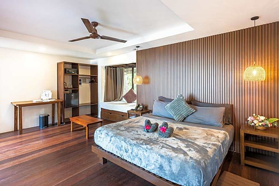 Photo 1 of 21 of Villa, Beachfront
