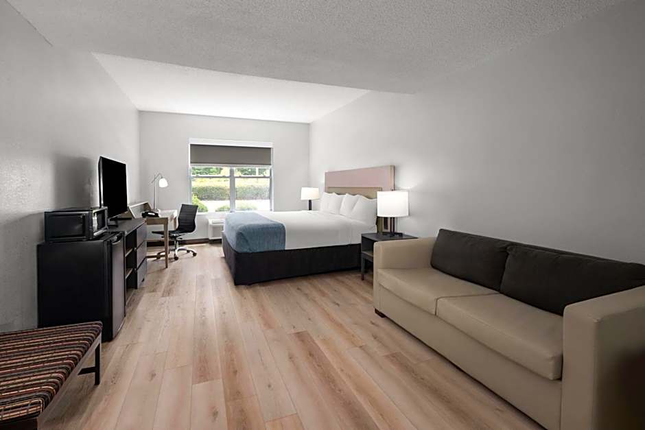 Wingate by Wyndham Matthews/Charlotte