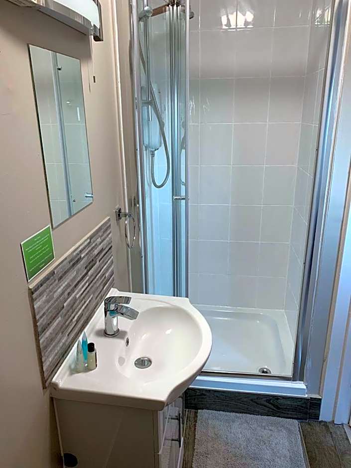 The Greenwich Rooms - Burger & Bird Bar & Restaurant