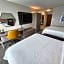 Holiday Inn Express Hotel & Suites Cincinnati-Blue Ash By IHG