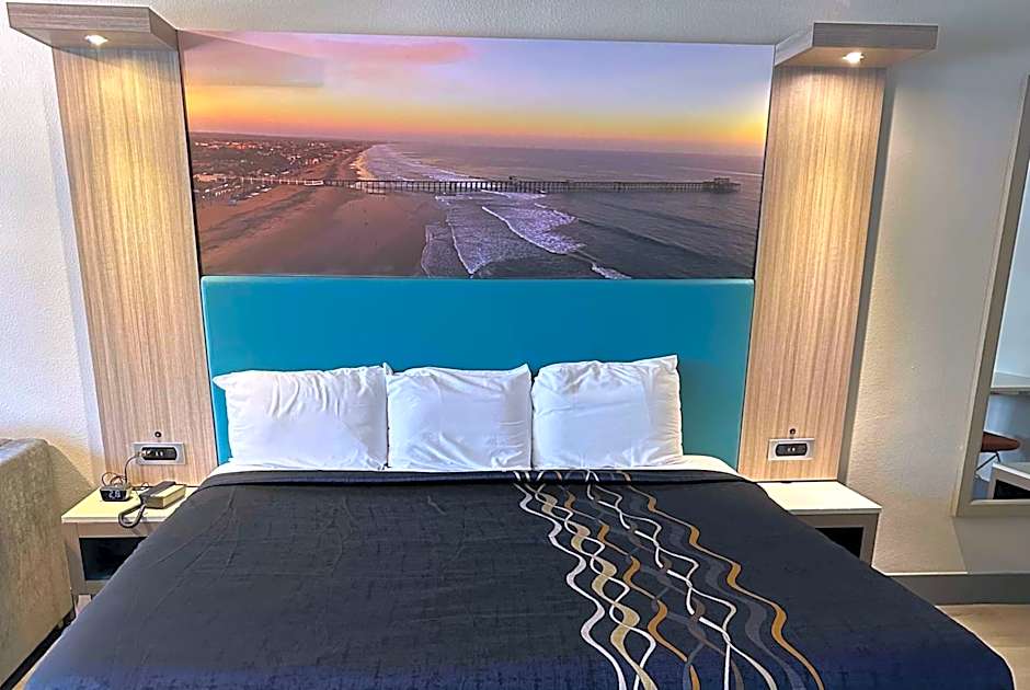 Super 8 by Wyndham Oceanside Downtown