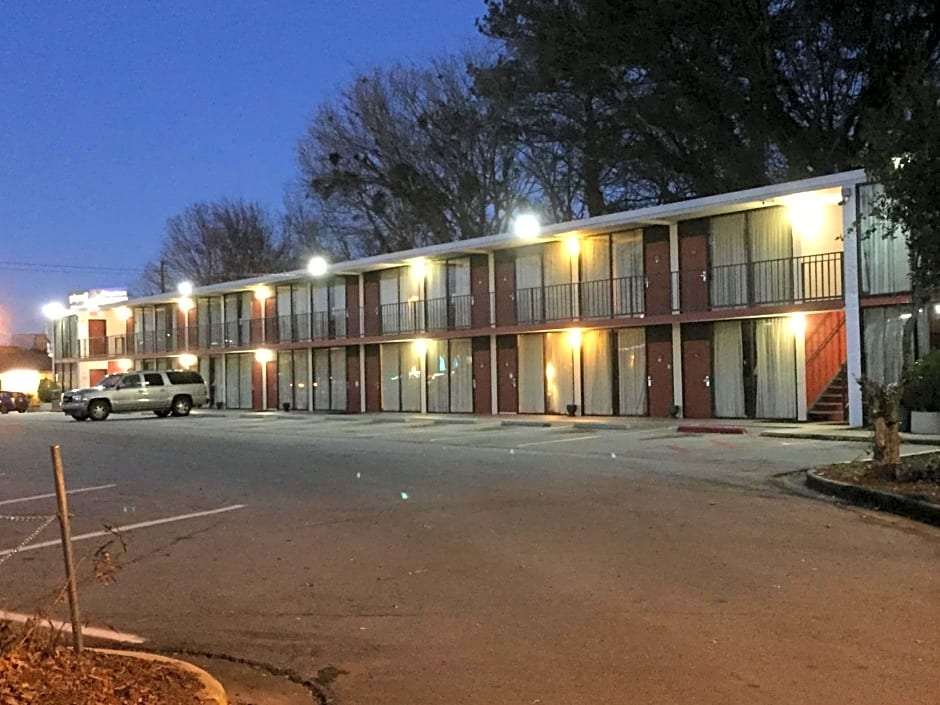 Cheshire Motor Inn
