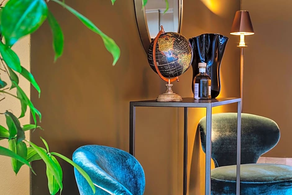 Porta Altinia Suites