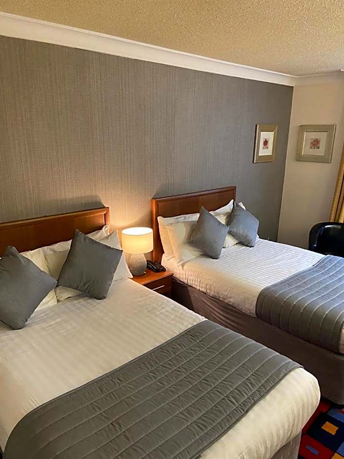 Caledonian Hotel